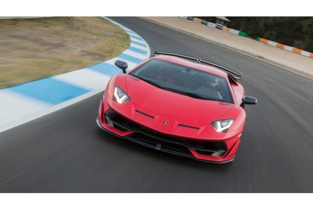 Lamborghini Aventador SVJ Test drive Estoril