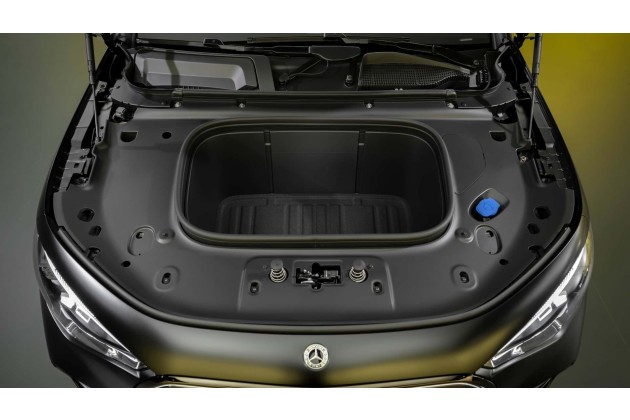 Nuova Mercedes GLA interni E bagagliaio