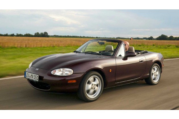 Mazda MX 5 NA vs Mazda MX 5 NB
