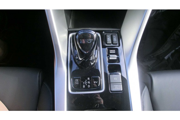 Mitsubishi Eclipse Cross PHEV Cockpit