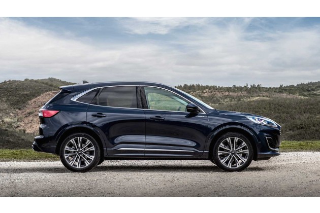 Ford Kuga Vignale EcoBlue Hybrid 2020 On Location