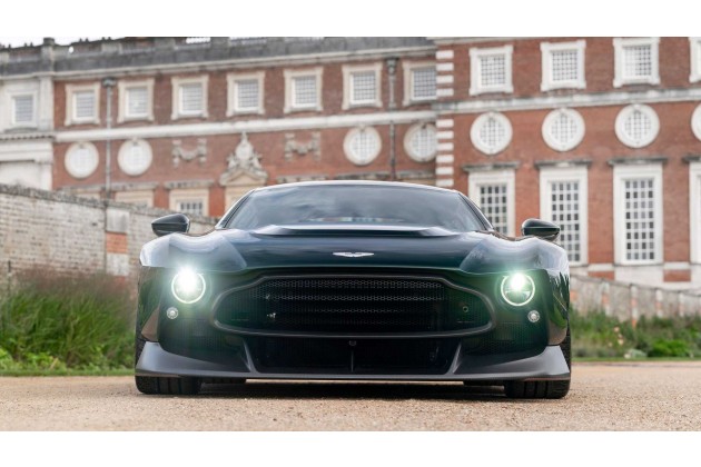 Aston Martin Victor Static