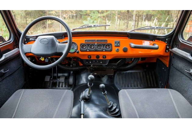 UAZ Hunter Expedition Perednyaya Panel