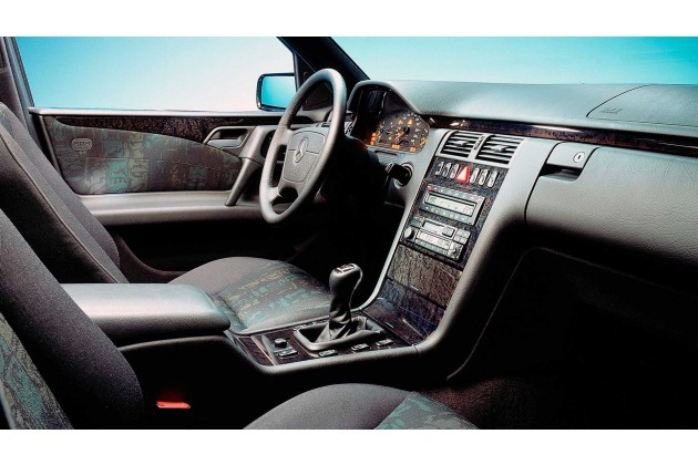 Silberjubiläum 25 Jahre Mercedes Benz E Klasse der Baureihe 210
