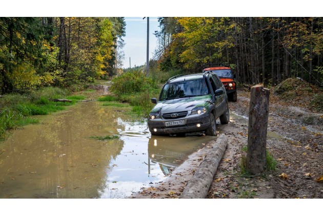 UAZ Hunter Expedition vs Lada Niva Off Road