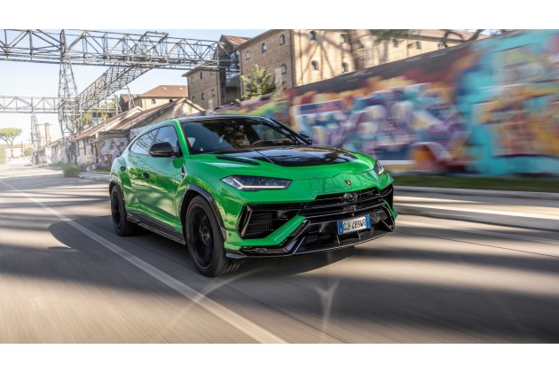 2023 Lamborghini Urus Performante