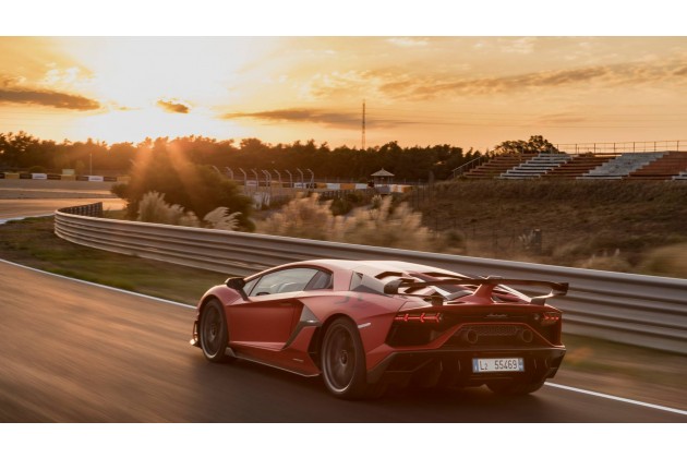 Lamborghini Aventador SVJ Test drive Estoril