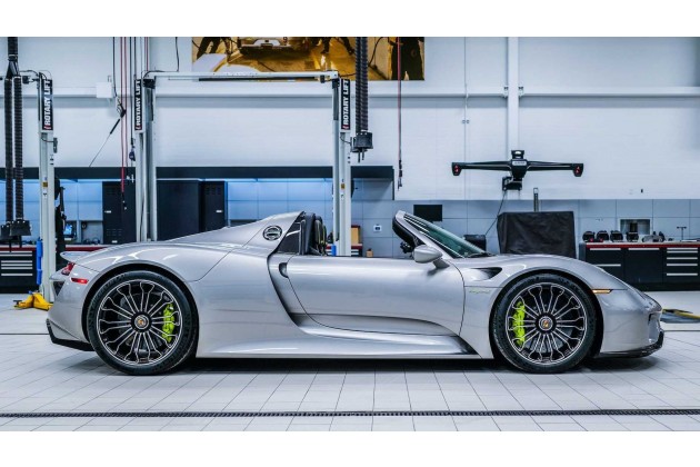 2015 Porsche 918 Spyder