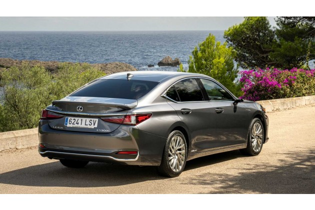 Lexus ES 300h 2021 im Test