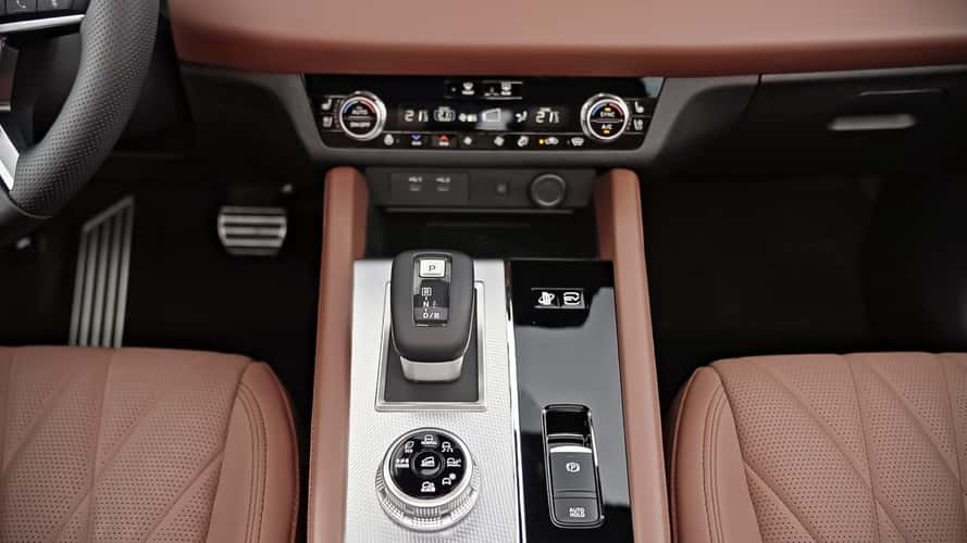 Mitsubishi Outlander (2025)